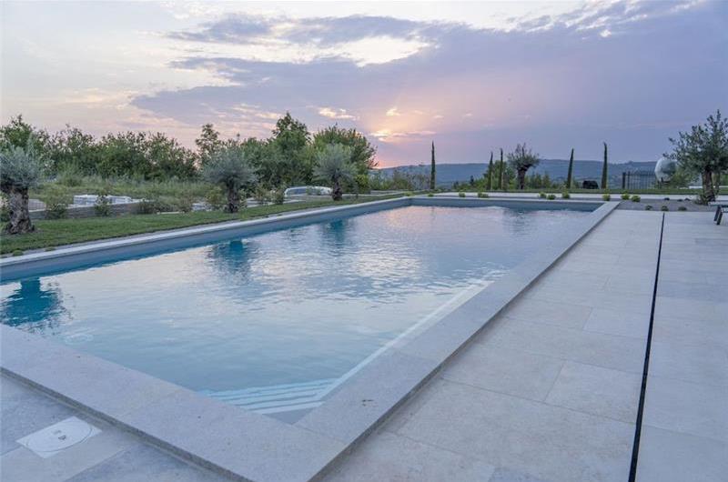 5 bedroom villa with heated pool near Momjan, Istria, sleep 12