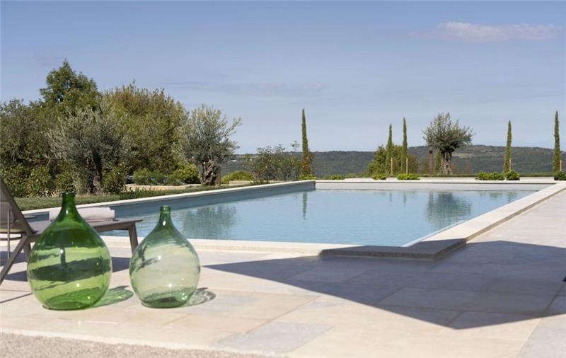 5 bedroom villa with heated pool near Momjan, Istria, sleep 12