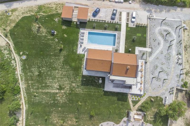5 bedroom villa with heated pool near Momjan, Istria, sleep 12