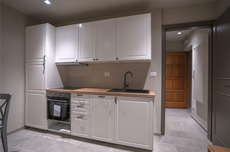 5 bedroom villa with heated pool near Momjan, Istria, sleep 12