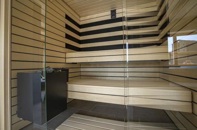 5 bedroom villa with heated pool near Momjan, Istria, sleep 12