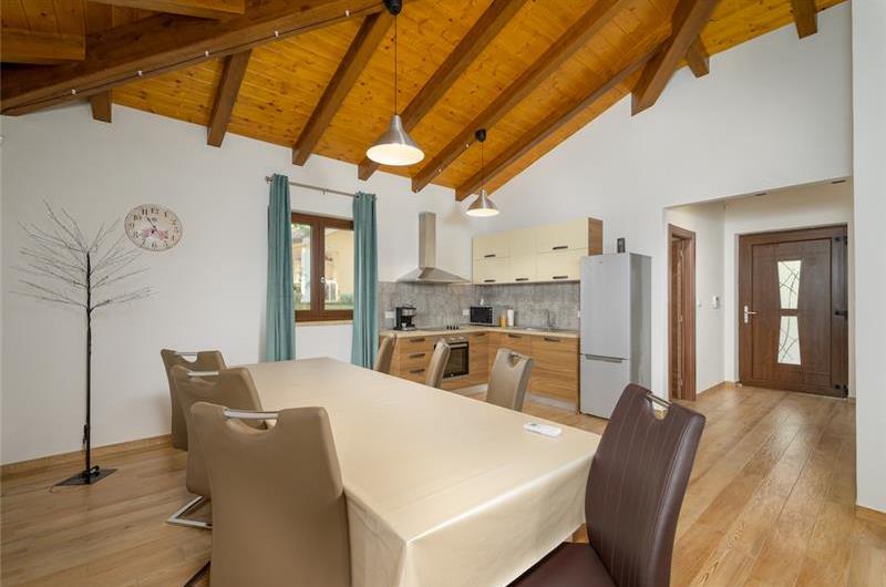 4 bedroom villa bedroom with pool, Svetvinčenat, Istria, sleeps 8