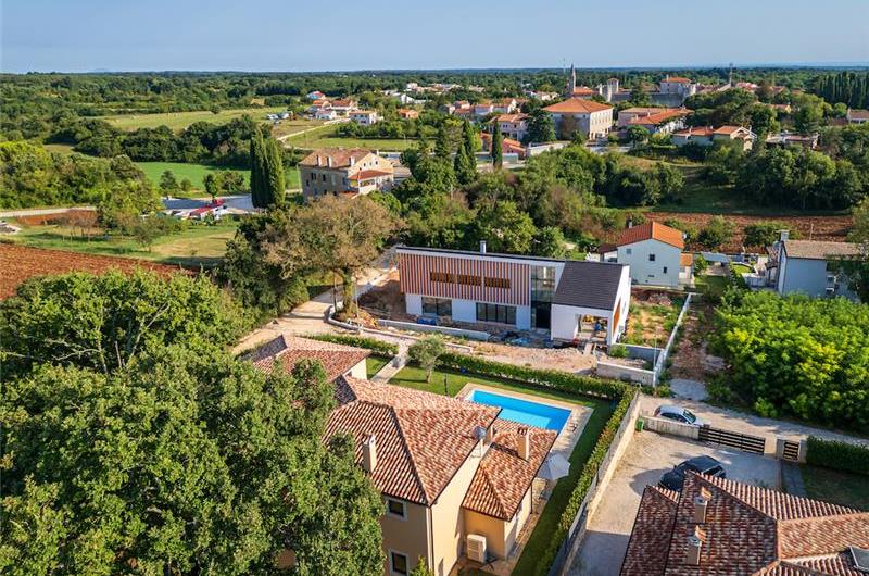 4 bedroom villa bedroom with pool, Svetvinčenat, Istria, sleeps 8