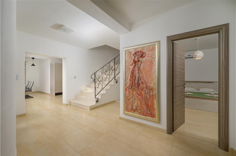 4 bedroom villa bedroom with pool, Svetvinčenat, Istria, sleeps 8