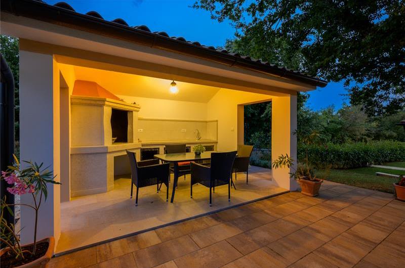 4 bedroom villa bedroom with pool, Svetvinčenat, Istria, sleeps 8