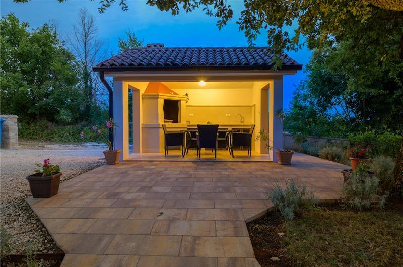 4 bedroom villa bedroom with pool, Svetvinčenat, Istria, sleeps 8