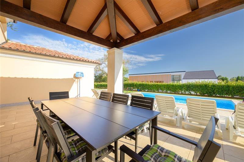 4 bedroom villa bedroom with pool, Svetvinčenat, Istria, sleeps 8