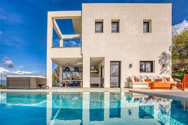 4 bedroom villa with pool in Acharavi, Corfu, sleeps 8
