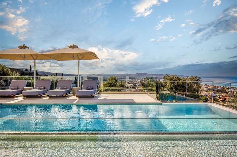 4 bedroom villa with pool in Acharavi, Corfu, sleeps 8