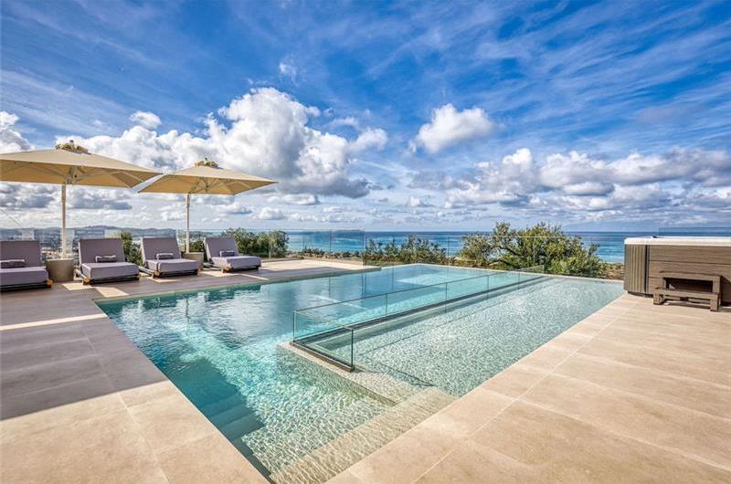4 bedroom villa with pool in Acharavi, Corfu, sleeps 8