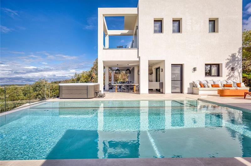 4 bedroom villa with pool in Acharavi, Corfu, sleeps 8