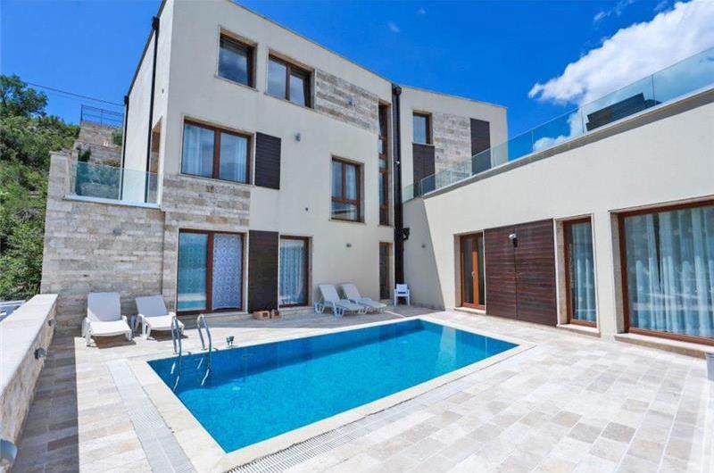 5 bedroom villa with two pools near Tivat, sleeps 10
