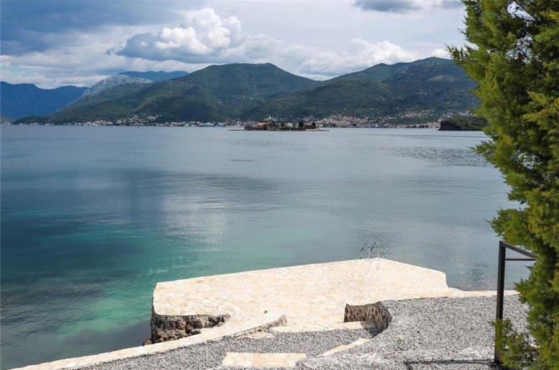 5 bedroom villa with two pools near Tivat, sleeps 10