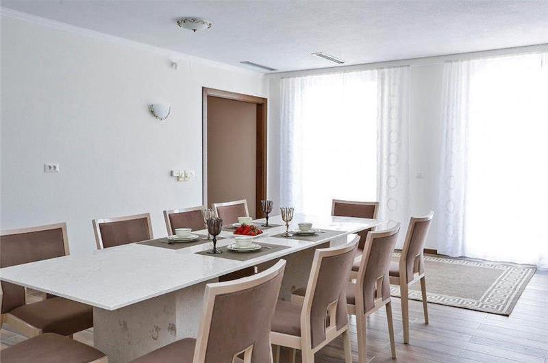 5 bedroom villa with two pools near Tivat, sleeps 10