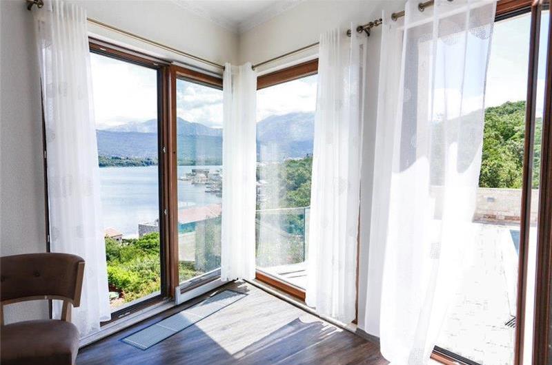 5 bedroom villa with two pools near Tivat, sleeps 10