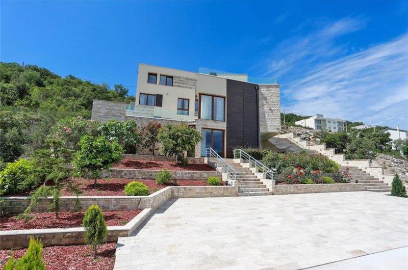 5 bedroom villa with two pools near Tivat, sleeps 10