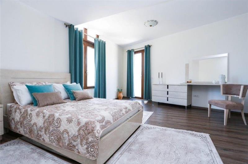 5 bedroom villa with two pools near Tivat, sleeps 10