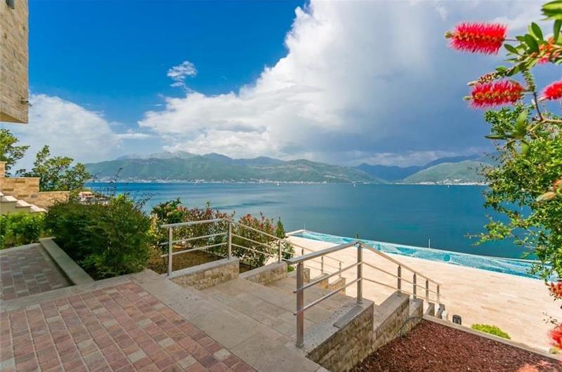 5 bedroom villa with two pools near Tivat, sleeps 10