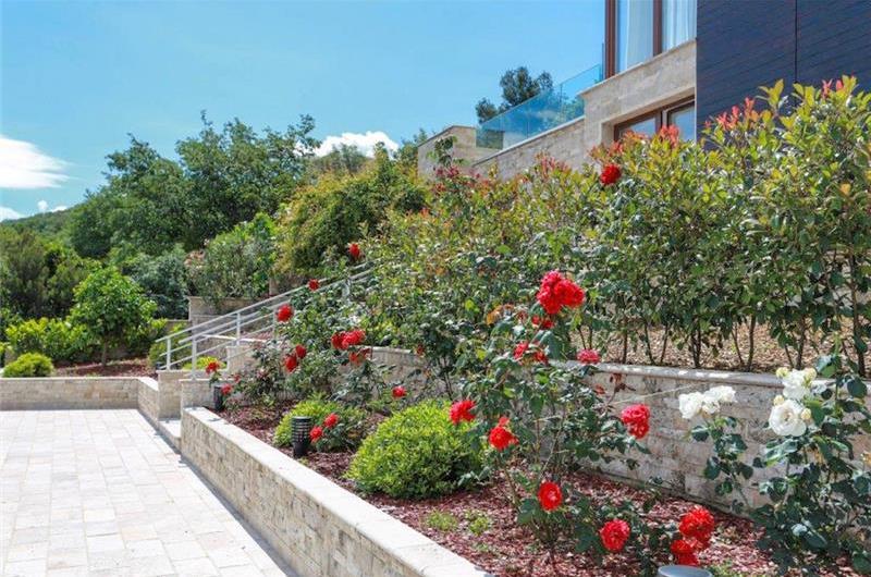 5 bedroom villa with two pools near Tivat, sleeps 10