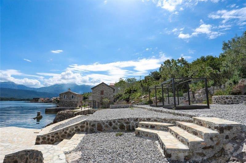 5 bedroom villa with two pools near Tivat, sleeps 10