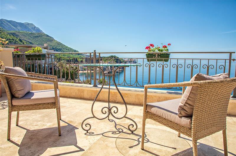 11 bedroom seafront villa with infinity pool near Budvar, sleeps 22