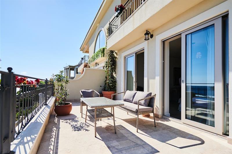 11 bedroom seafront villa with infinity pool near Budvar, sleeps 22