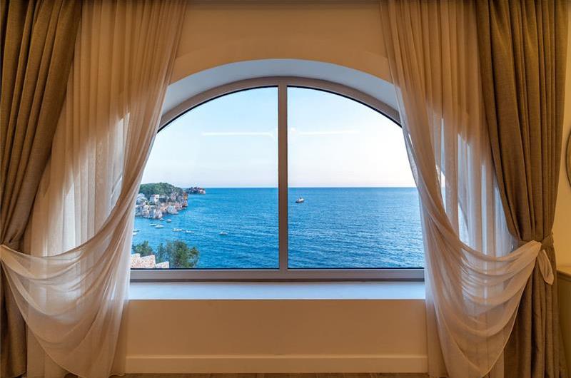 11 bedroom seafront villa with infinity pool near Budvar, sleeps 22