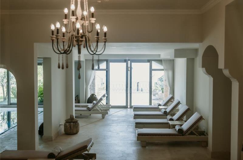 11 bedroom seafront villa with infinity pool near Budvar, sleeps 22