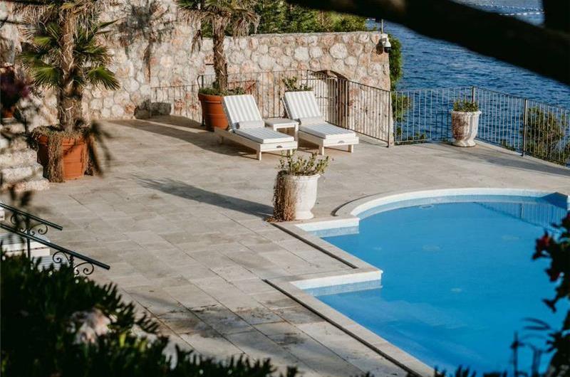 11 bedroom seafront villa with infinity pool near Budvar, sleeps 22