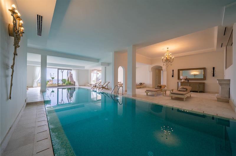 11 bedroom seafront villa with infinity pool near Budvar, sleeps 22
