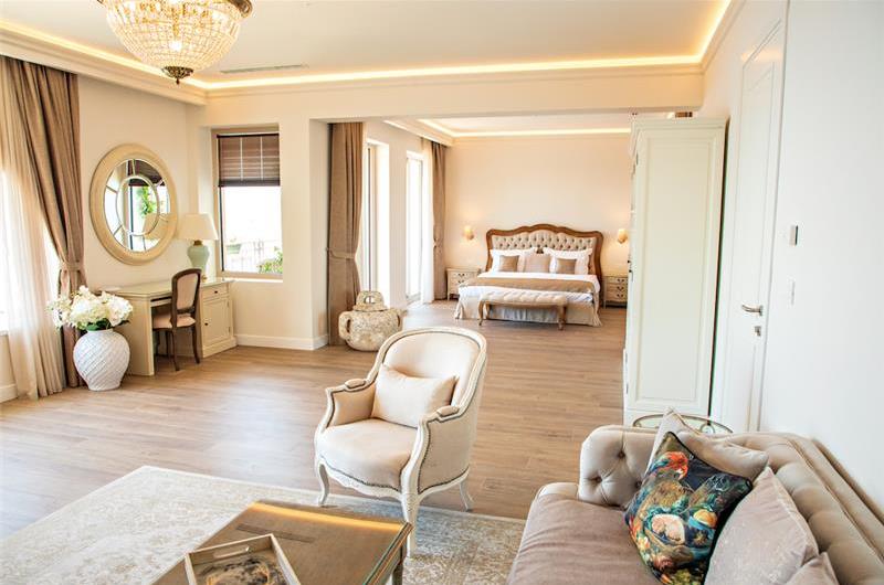 11 bedroom seafront villa with infinity pool near Budvar, sleeps 22