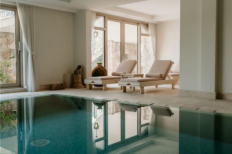 11 bedroom seafront villa with infinity pool near Budvar, sleeps 22