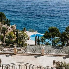 11 bedroom seafront villa with infinity pool near Budvar, sleeps 22