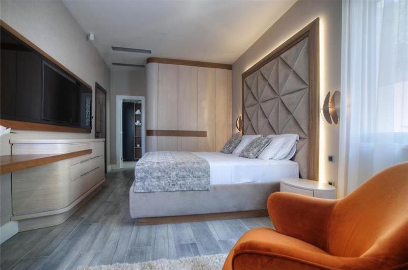 3 bedroom villa with pool in Prijevor, Budva, sleeps 6
