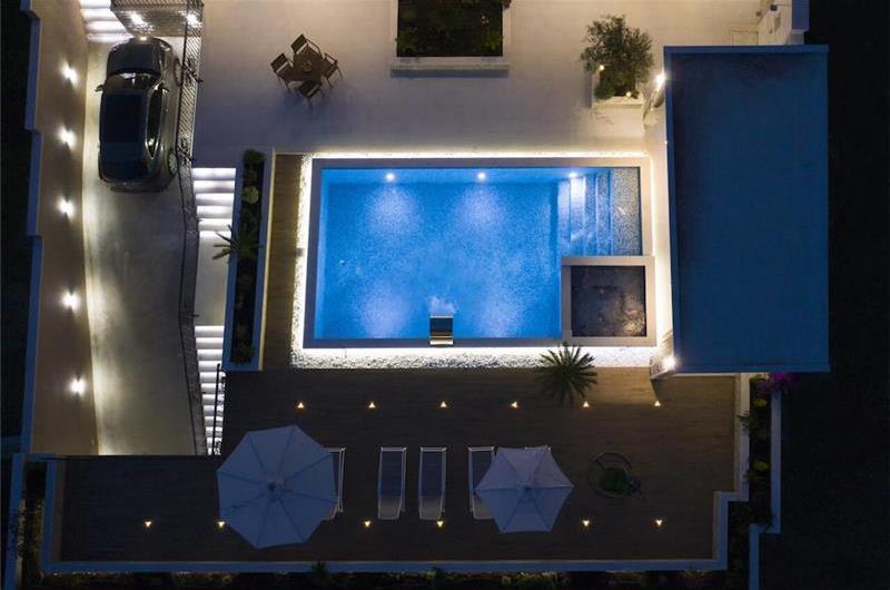 3 bedroom villa with pool in Prijevor, Budva, sleeps 6