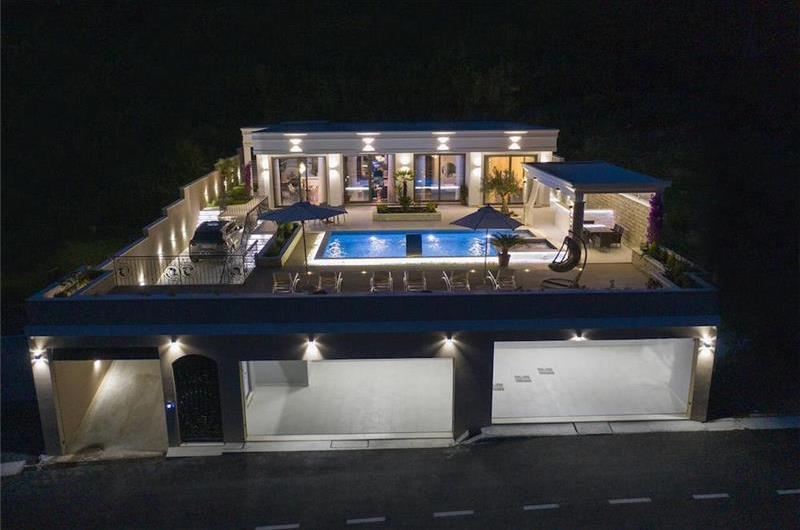 3 bedroom villa with pool in Prijevor, Budva, sleeps 6