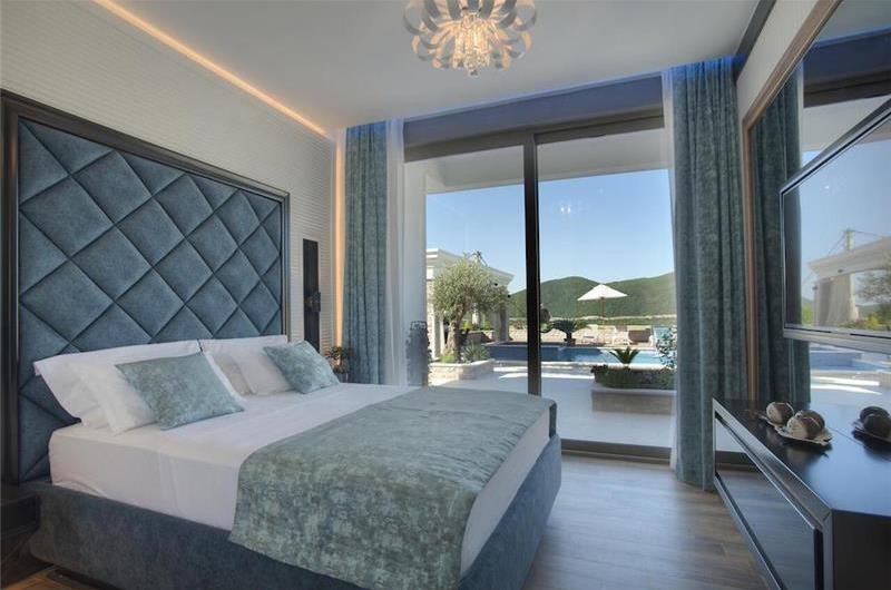 3 bedroom villa with pool in Prijevor, Budva, sleeps 6