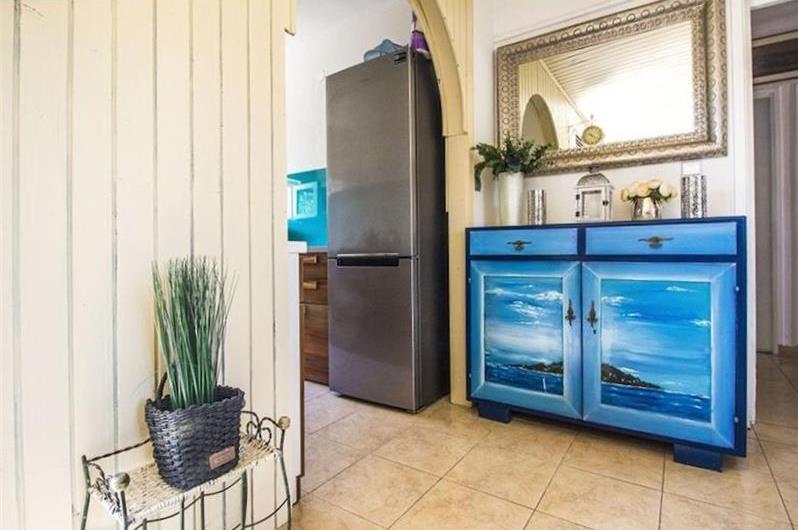 4 bedroom villa with pool in Maslinica, sleeps 8