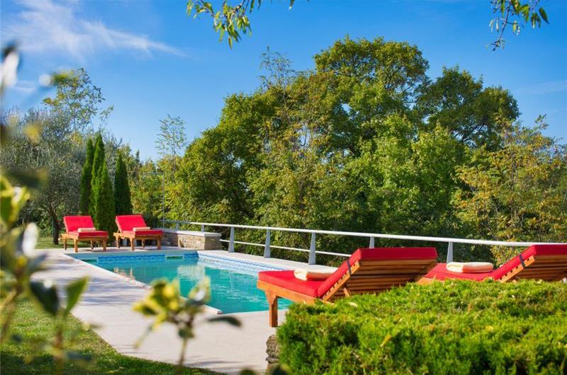 2 Bedroom Villa with Pool in Momjan, sleeps 4