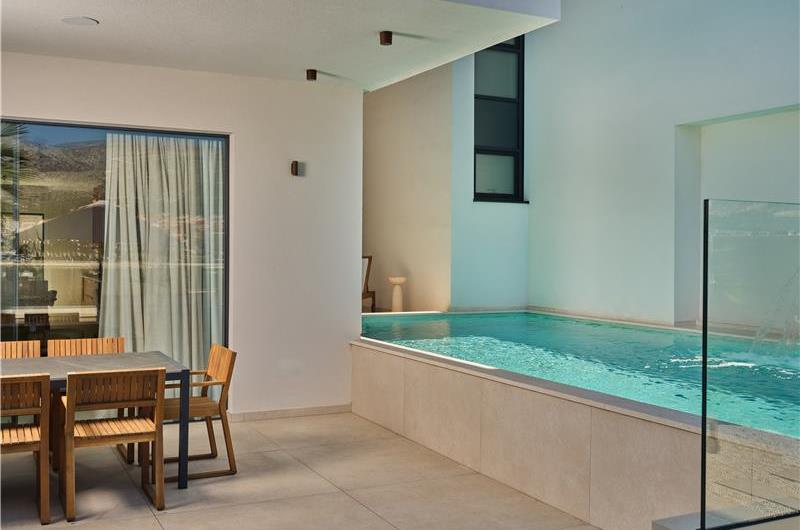 Selection of 5 bedroom seafront villas with heated pool on Ciovo near Trogir, sleeps 10