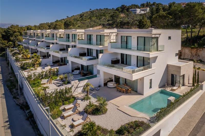 Selection of 5 bedroom seafront villas with heated pool on Ciovo near Trogir, sleeps 10