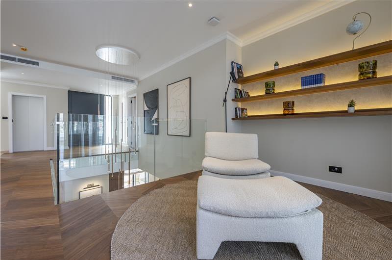 Selection of 5 bedroom seafront villas with heated pool on Ciovo near Trogir, sleeps 10