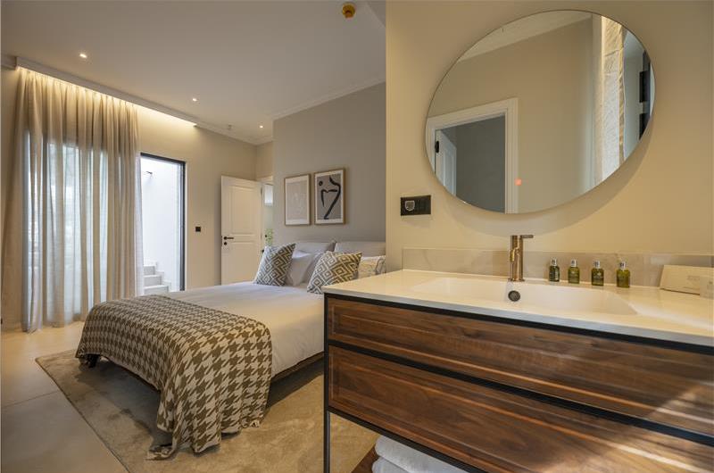 Selection of 5 bedroom seafront villas with heated pool on Ciovo near Trogir, sleeps 10