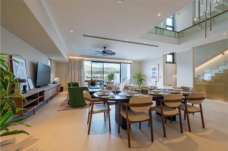 Selection of 5 bedroom seafront villas with heated pool on Ciovo near Trogir, sleeps 10