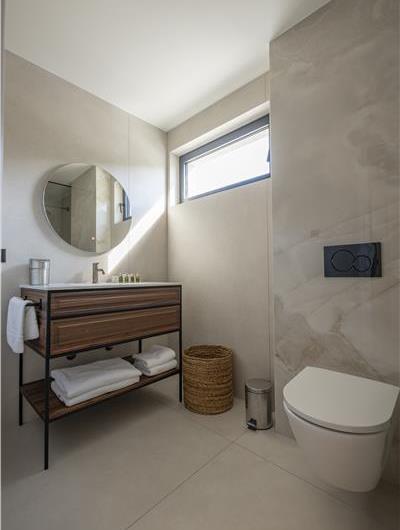 Selection of 5 bedroom seafront villas with heated pool on Ciovo near Trogir, sleeps 10