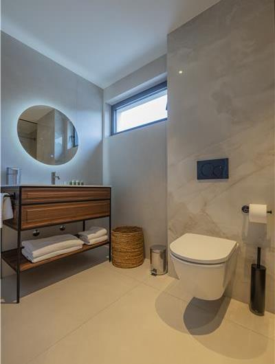 Selection of 5 bedroom seafront villas with heated pool on Ciovo near Trogir, sleeps 10
