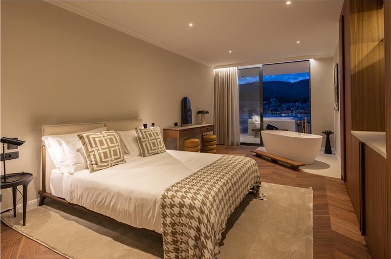Selection of 5 bedroom seafront villas with heated pool on Ciovo near Trogir, sleeps 10