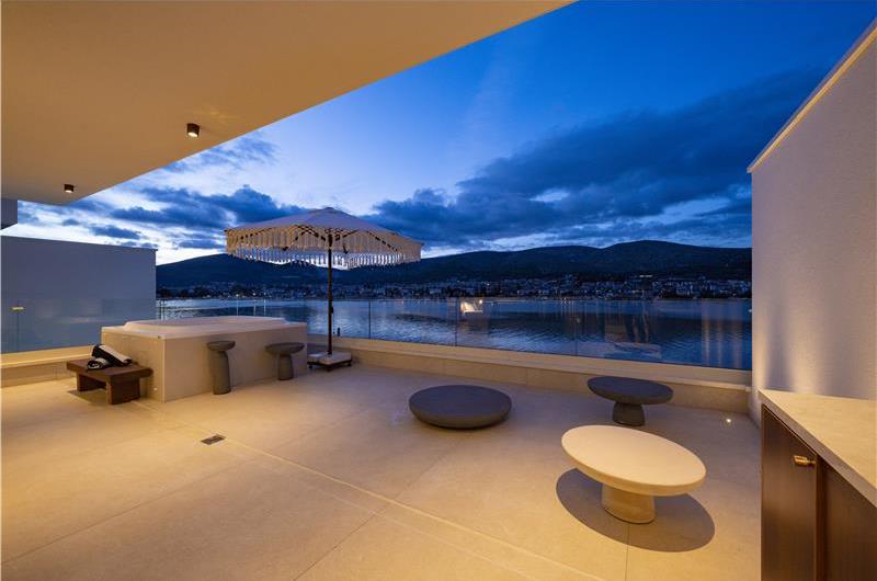 Selection of 5 bedroom seafront villas with heated pool on Ciovo near Trogir, sleeps 10
