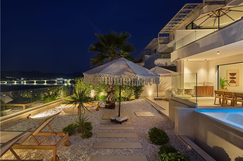 Selection of 5 bedroom seafront villas with heated pool on Ciovo near Trogir, sleeps 10