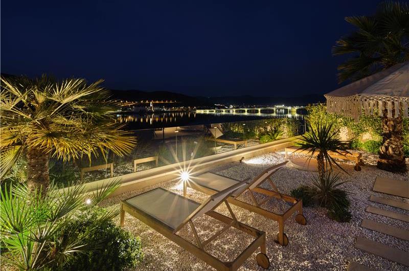 Selection of 5 bedroom seafront villas with heated pool on Ciovo near Trogir, sleeps 10